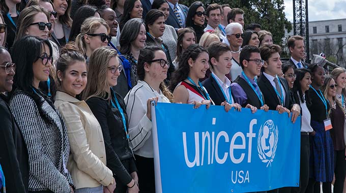 En RDC, l’UNICEF intensifie son soutien aux écoles des régions touchées par le virus Ebola