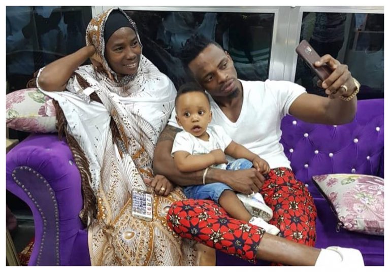 Diamond Platnumz ne se mariera jamais tant que sa mère vivra