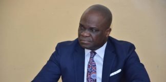 Éducation : Willy Bakonga s’oppose à la décision du Cardinal Ambongo. » Nous nous ne consacrons pas la politique de discrimination. »