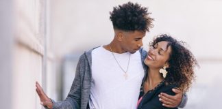 10 mensonges qu’un homme doit dire à sa femme pour gagner son cœur