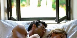 Le saviez-vous ? Avantages incroyables et raisons de dormir sans vêtements