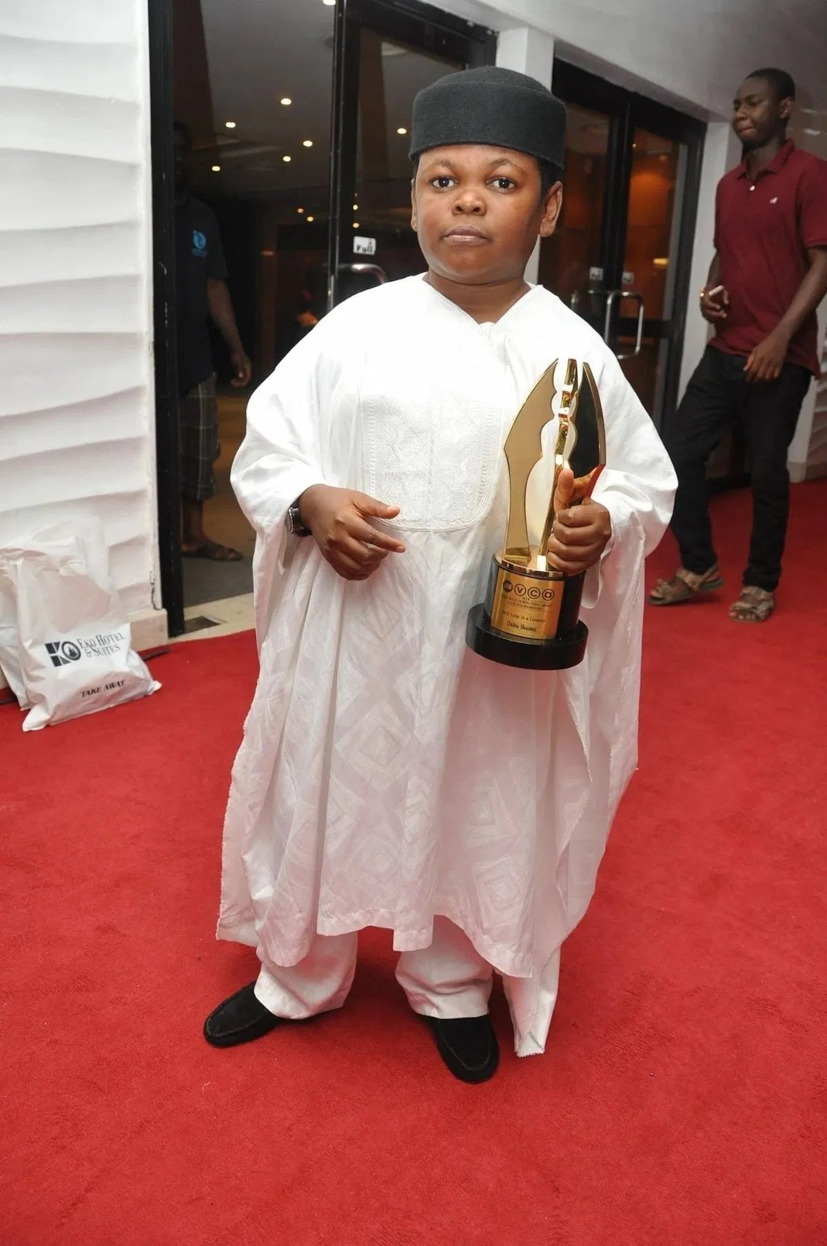 African Movie Awards: Osita Iheme (Pawpaw) reçoit le prix pour l'ensemble de ses réalisations 1 African Movie Awards: Osita Iheme (Pawpaw) reçoit le prix pour l'ensemble de ses réalisations 1