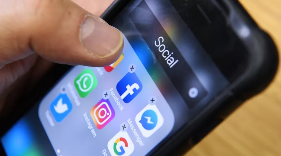 Facebook va cesser de recommander des groupes politiques 1
