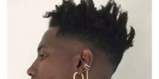 Lorsque vous voyez un homme portant des boucles d’oreilles, voyez ce que cela signifie