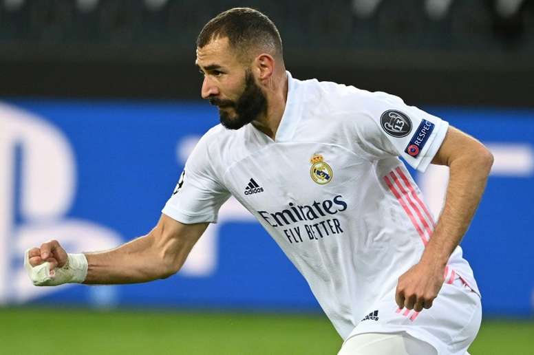 Foot : Zidane sélectionneur de la France, Benzema en 9, l'incroyable Scénario 1 Foot : Zidane sélectionneur de la France, Benzema en 9, l'incroyable Scénario 1
