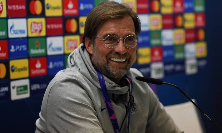 Foot : Découvrez la réponse surprenante de Klopp sur un possible départ vers le Real Madrid ! 1 Foot : Découvrez la réponse surprenante de Klopp sur un possible départ vers le Real Madrid ! 1