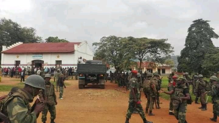 Nord-Kivu : L'armée arrête un groupe des miliciens tous des habitants de Beni, ils préparaient une attaque contre l'aéroport de Mavivi 1 Nord-Kivu : L'armée arrête un groupe des miliciens tous des habitants de Beni, ils préparaient une attaque contre l'aéroport de Mavivi 1