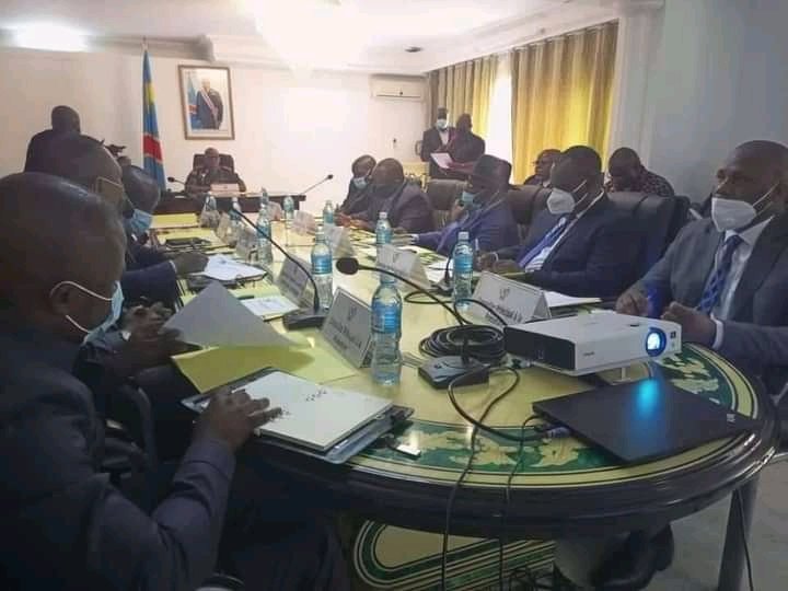 Goma : Une réunion extraordinaire s'est tenue il y'a quelques heures, présidée par le ministre de la défense 1 Goma : Une réunion extraordinaire s'est tenue il y'a quelques heures, présidée par le ministre de la défense 1