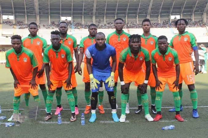 Vie dans nos clubs : Clap de fin pour Papy Kimoto et le FC Rennaisance 1 Vie dans nos clubs : Clap de fin pour Papy Kimoto et le FC Rennaisance 1