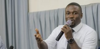 RDC : Seth Kikuni » Macron et Kagame nous humilient «