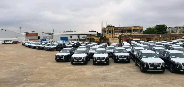 RDC : Martin Fayulu demande à ses députés nationaux de rejeter les jeeps offerts par le président Félix Tshisekedi 1 RDC : Martin Fayulu demande à ses députés nationaux de rejeter les jeeps offerts par le président Félix Tshisekedi 1