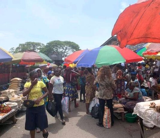 Flash info : Le prix des poulets en baisse à Kinshasa