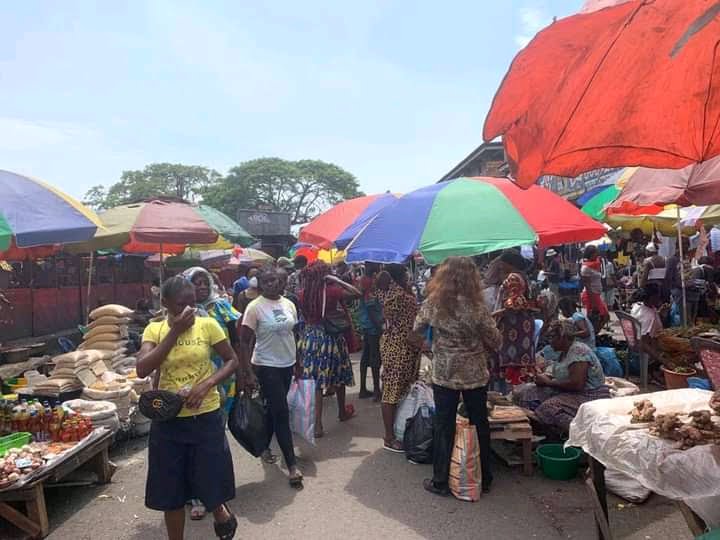 Flash info : Le prix des poulets en baisse à Kinshasa 1 Flash info : Le prix des poulets en baisse à Kinshasa 1