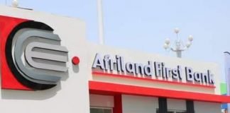 Kasaï : Des enseignants porteurs des attestations de perte des pièces d’identité accusent Afriland First Bank de vouloir bloquer leurs salaires