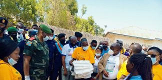 Ituri : la campagne de distribution gratuite des moustiquaires imprégnées d’insecticides lancée par le Gouverneur militaire à Bunia