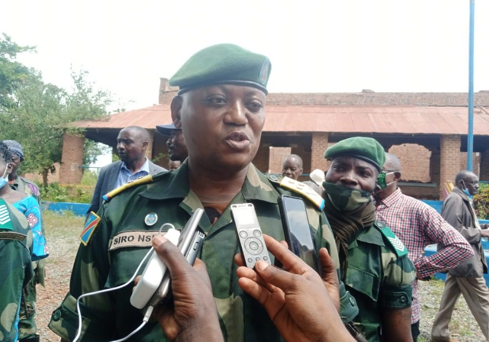 État de siège en Ituri : Le colonel Siro NSimba prend la commande du territoire d'Irumu 1 État de siège en Ituri : Le colonel Siro NSimba prend la commande du territoire d'Irumu 1