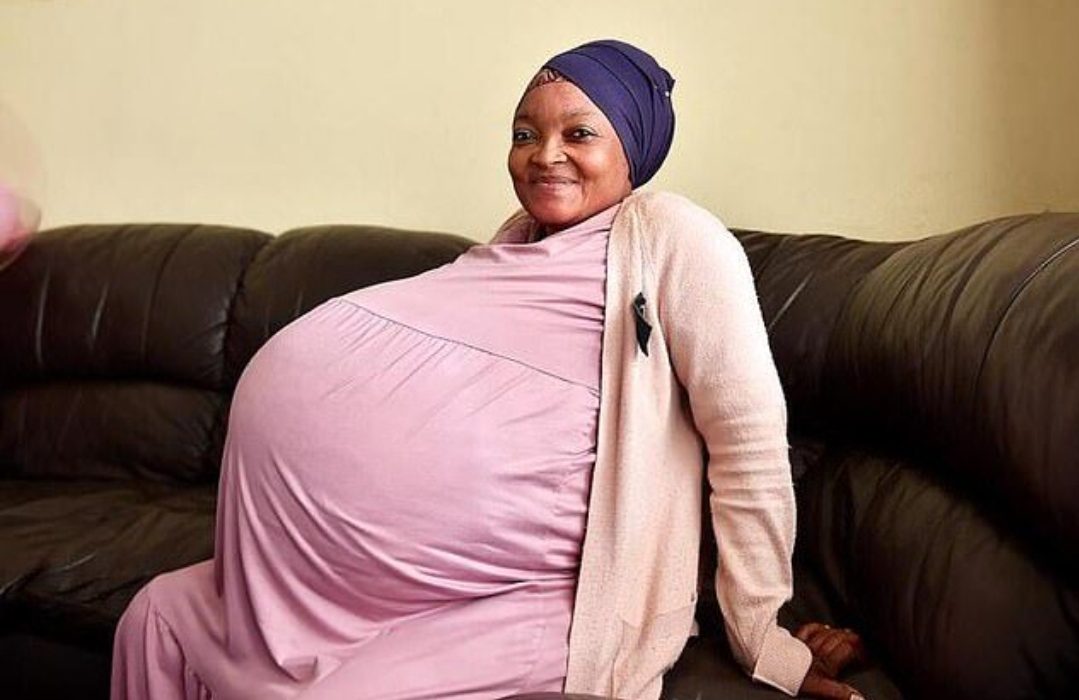Le gros mensonge : la femme qui revendique un record du monde n'a pas donné naissance à 10 bébés 1 Le gros mensonge : la femme qui revendique un record du monde n'a pas donné naissance à 10 bébés 1