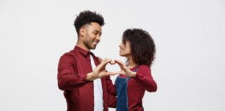 Aux couples : 5 bienfaits de l’intimité matinale que vous ne connaissiez pas