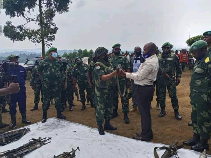 Flash info : Un seigneur de guerre et plus de 80 combattants "Nyantura" viennent de se rendre aux FARDC ! 1