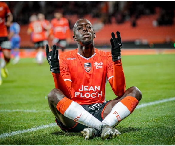 Échos +243 : Agressé, Yoane Wissa et ses yeux ne rassurent pas 1 Échos +243 : Agressé, Yoane Wissa et ses yeux ne rassurent pas 1