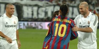 Légende : Ronaldinho et Zidane bientôt de retour sur terrain.