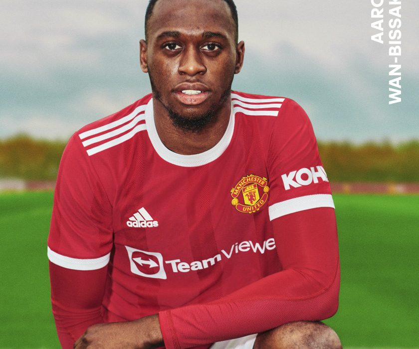 Officiel : Manchester United vient de dévoiler ses nouveaux maillots pour la saison 2021-22 1 Officiel : Manchester United vient de dévoiler ses nouveaux maillots pour la saison 2021-22 1
