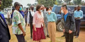 Kasaï Oriental : la population salue la détermination du gouverneure intérimaire qui s’engage à rendre l’eau potable accessible à tous