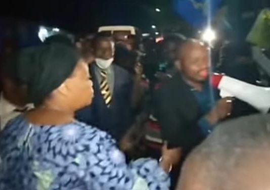 Tshikapa: Eve Bazaiba viens suivre de près la situation de l’eau de la rivière Kasaï