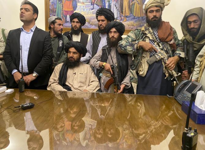Talibans_palais_presi.jpg