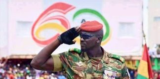 Guinée : L’homme fort, le lieutenant-colonel Mamady Doumbouya fait tomber Alpha Condé !
