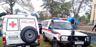 Mbandaka : Bobo boloko remet les clés de deux ambulances à l’hôpital général de référence de Wangata Don d’une ONG