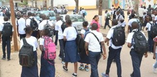 Mongala: Réclamation de trois mois de salaire des Enseignants auprès de Rawbank et sollicite la délocalisation dans l’une de banque de la place.