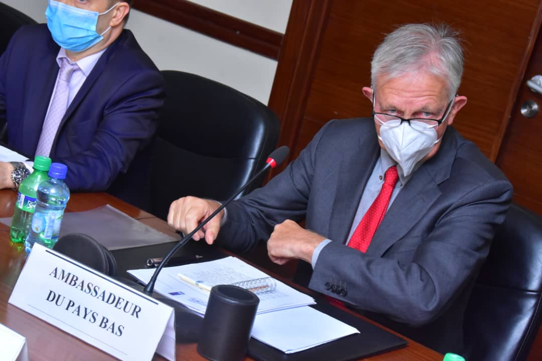 Le Ministre des Finances Nicolas KAZADI et 7 ambassadeurs s’activent à lutter contre le blanchiment des capitaux et le financement du terrorisme en RDC 1 Le Ministre des Finances Nicolas KAZADI et 7 ambassadeurs s’activent à lutter contre le blanchiment des capitaux et le financement du terrorisme en RDC 1
