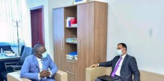 La coopération médicale entre la RDC et l’Égypte au centre de l’entretien entre le DIRCAB Paul Djunga et l’ambassadeur Hamdy Shaaban
