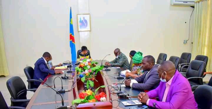 Kasaï-Oriental: La situation sécuritaire, au centre d'échanges entre Jeannette Longa et les autorités urbaines 1 Kasaï-Oriental: La situation sécuritaire, au centre d'échanges entre Jeannette Longa et les autorités urbaines 1