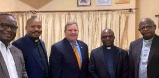 RDC/CENI : Les terribles révélations de Mgr Nlandu sur la rencontre abbé N’shole et l’ambassadeur américain en RDC, Mike Hammer !