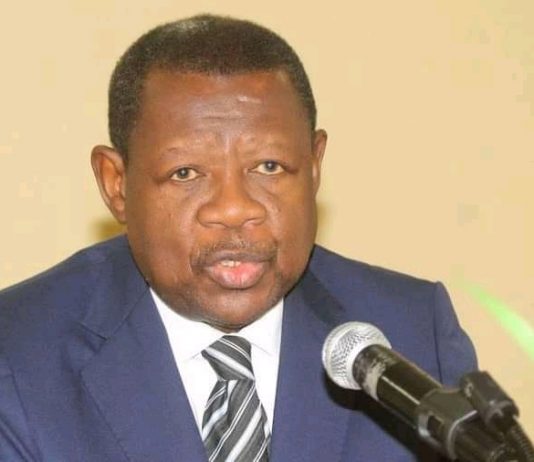 RDC : Lambert Mende s’en prend à la CENCO » je ne prie pas Saint Ambongo ni Saint N’shole je prie Dieu »