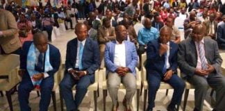 Flash/RDC : En pleine réunion, le FCC de Joseph Kabila a été fouillé par la police !