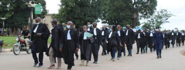 Kasaï central : les avocats ont marché pour exiger la libération de Me Prosper Kamalu 1