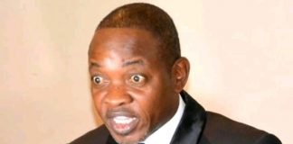 Flash : Mike Mukebayi attaque l’Assemblée nationale et qu’il surnomme » Complexe scolaire Mboso » !
