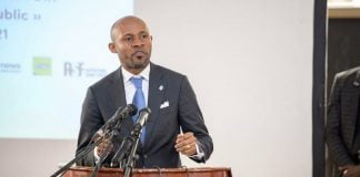 RDC-OUGANDA: Patrick Muyaya coupe court aux rumeurs
