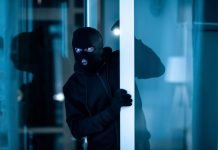 Ne faites jamais ces choses si vous êtes attaqué par des voleurs armés