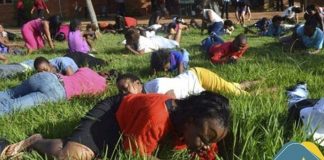 Religion : un Pasteur convainc ses croyants de manger les herbes car il a vu Dieu passer par cet endroit !