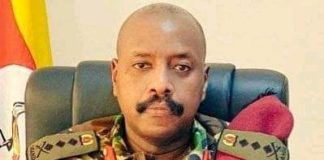 Flash/RDC : Le commandant des forces terrestres Ougandaises salue la force de frappe des FARDC !