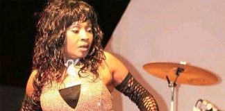 RDC : La chanteuse Mbilia Bel adhère officiellement à l’UDPS-Tshisekedi !