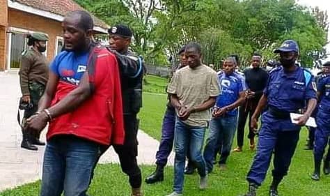 Goma : 6 présumés assassins de l'ambassadeur Italien en RDC présenté au gouverneur militaire du Nord-Kivu 1 Goma : 6 présumés assassins de l'ambassadeur Italien en RDC présenté au gouverneur militaire du Nord-Kivu 1