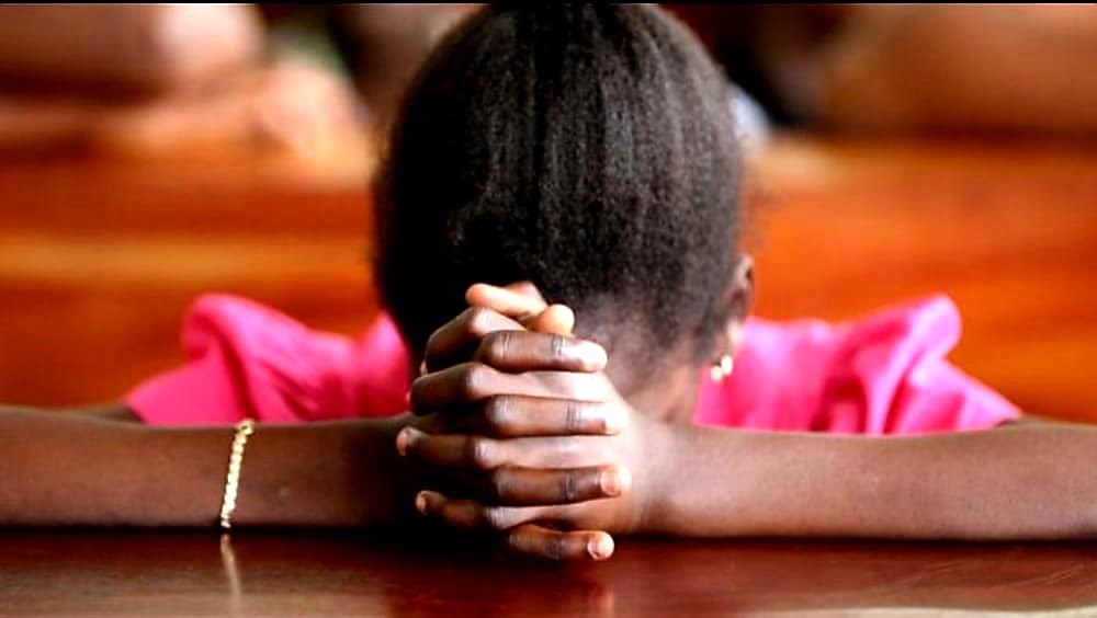 Scandal : il est surpris dans une toilette d’une mosquée en train de vouloir violer une fillette de 12 ans 1 Scandal : il est surpris dans une toilette d’une mosquée en train de vouloir violer une fillette de 12 ans 1