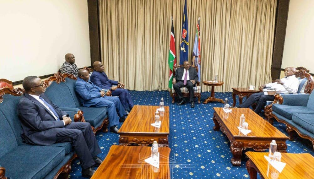 Flash/RDC : Félix Tshisekedi lance un message fort aux groupes armés ! 1 Flash/RDC : Félix Tshisekedi lance un message fort aux groupes armés ! 1