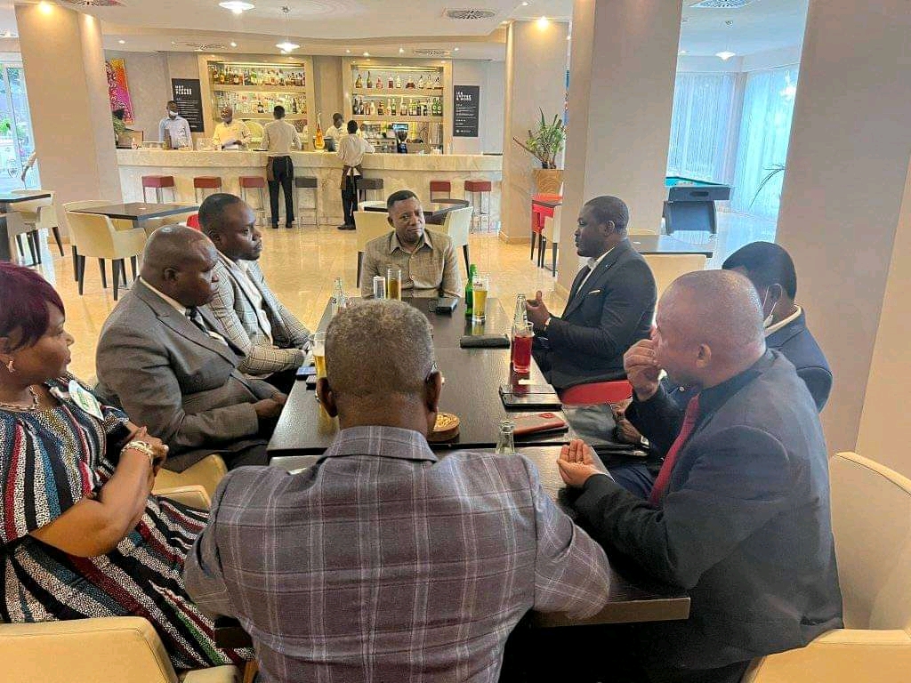 Flash : Ngoy Kasanji échange avec le collectif des ministres provinciaux en RDC ! 1 Flash : Ngoy Kasanji échange avec le collectif des ministres provinciaux en RDC ! 1