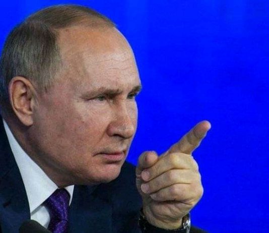 Vladimir Poutine accuse les Occidentaux d’avoir tenté d’éliminer un journaliste russe !